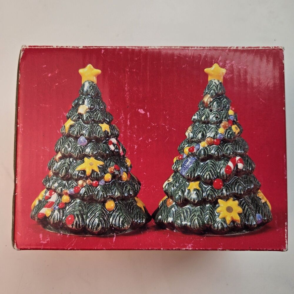 Nikko Christmas Holiday Tree Salt &‎ Pepper Set Ceramic w/ Original Box